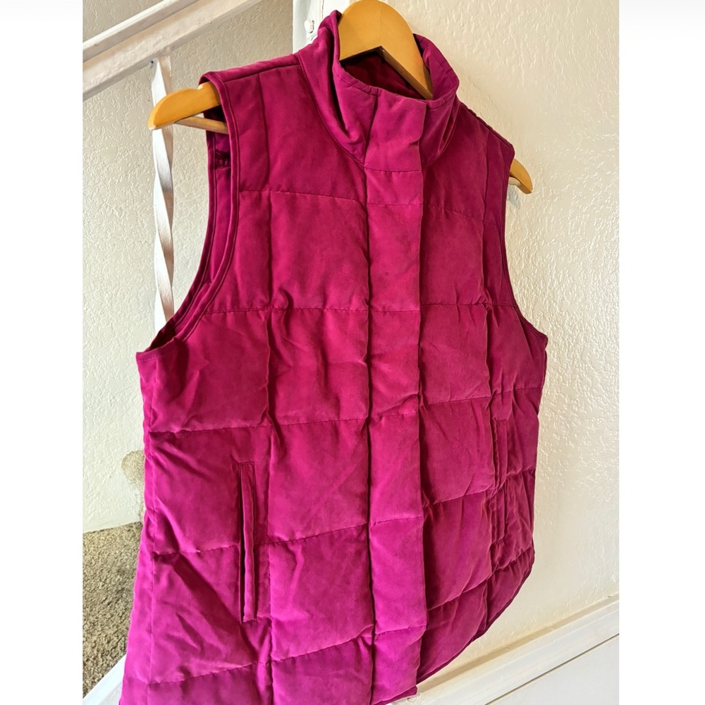 Orvis Women’s Quilted Vest Small Magenta Outdoor Winter Lined Outerwear Feathers - Picture 2 of 16